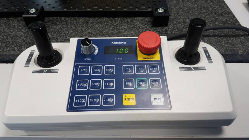 Joystick de contrôle de MMT chez Serelec