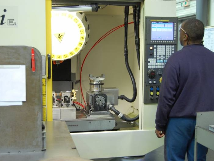 Fanuc Robodrill T21i avec diviseur 5ème axe Peter Lehmann chez Serelec