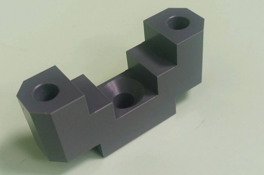 Fraisage en série de petites pièces en PVC Bordeaux Aquitaine